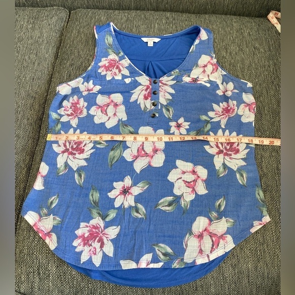 Candie's Blue Floral Hawaiin shirt size small - Picture 8 of 9